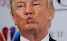 Donal Trump puckered